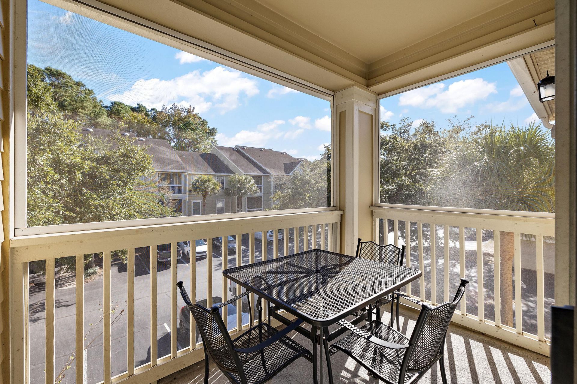 1600 Long Grove Drive Photo 15