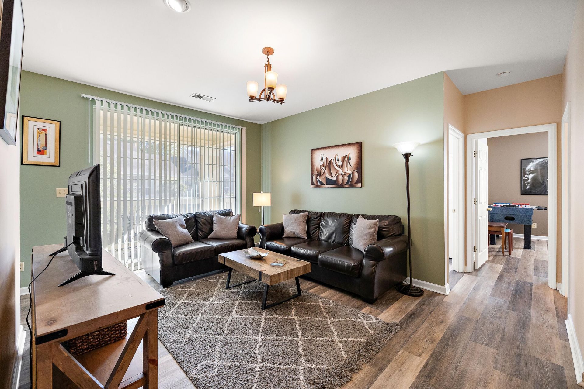 1600 Long Grove Drive Photo 2
