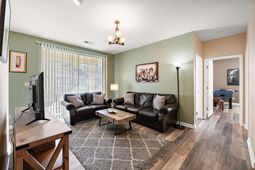 1600 Long Grove Drive photo 4