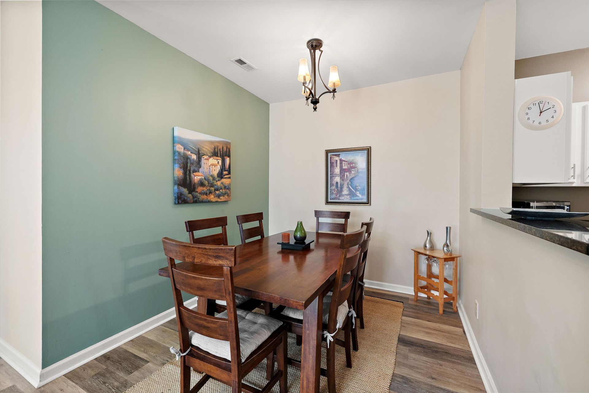 1600 Long Grove Drive Photo 5