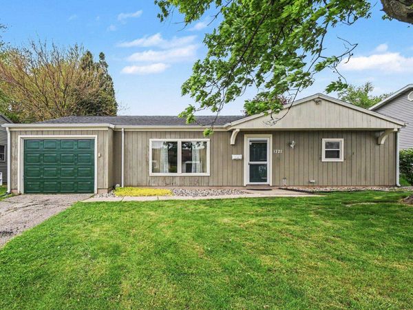 1721 SE Macgregor Road, South Bend, IN 46614