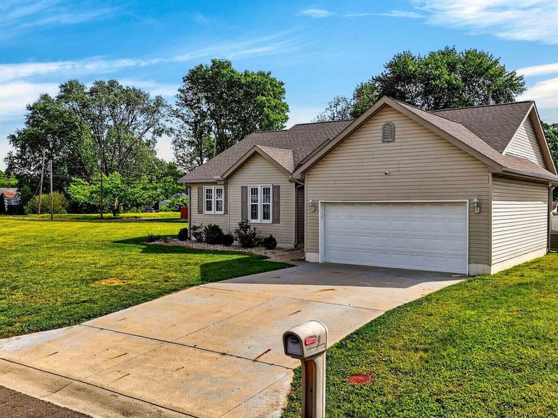 9 Cavalier Court , Chillicothe, OH 45601 Photo 2