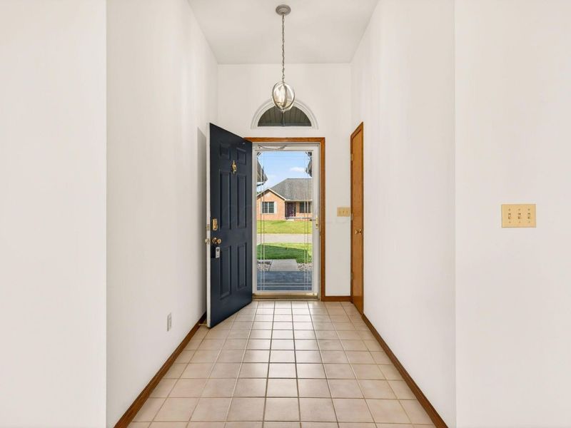 9 Cavalier Court , Chillicothe, OH 45601 Photo 8