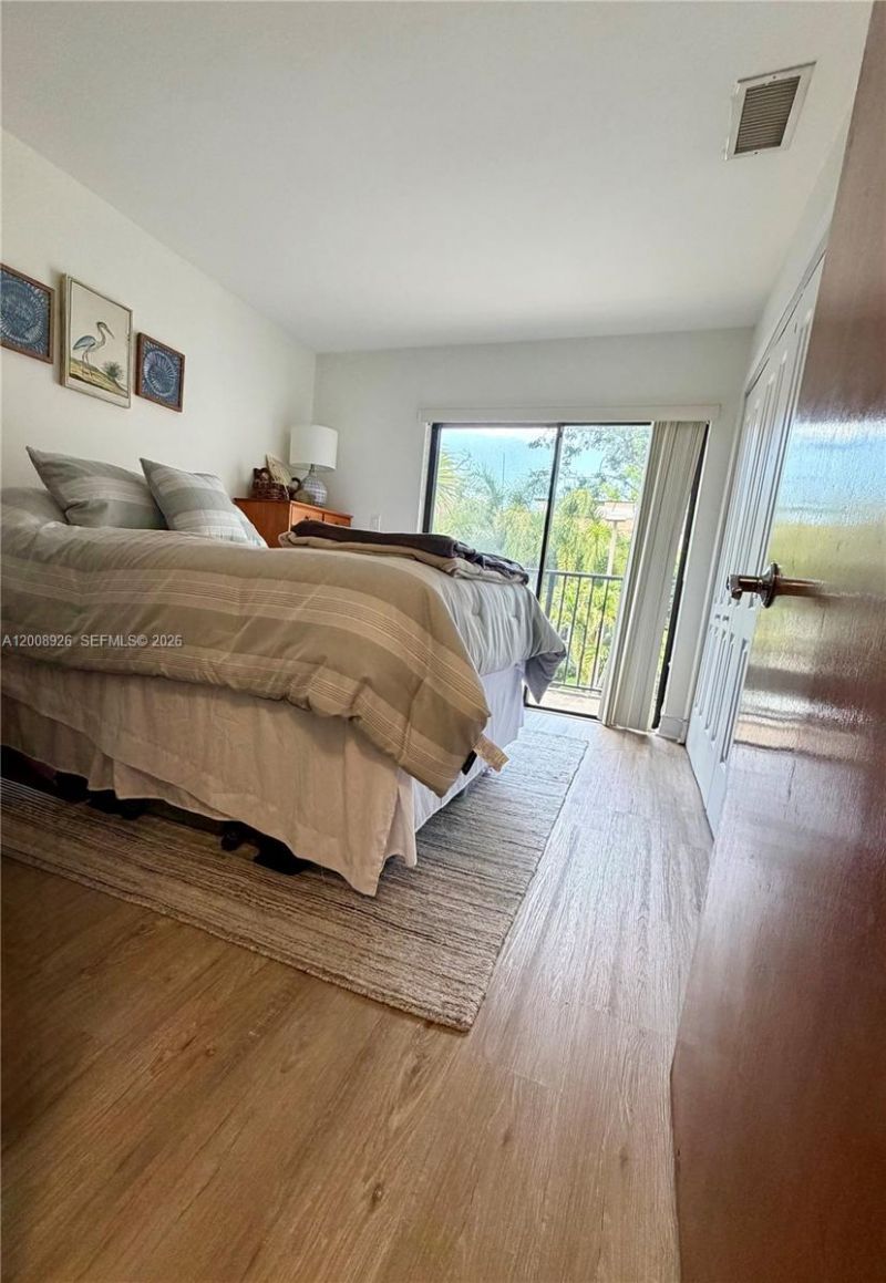 3225 Bird Ave, Unit IV3, Miami, FL 33133 Photo