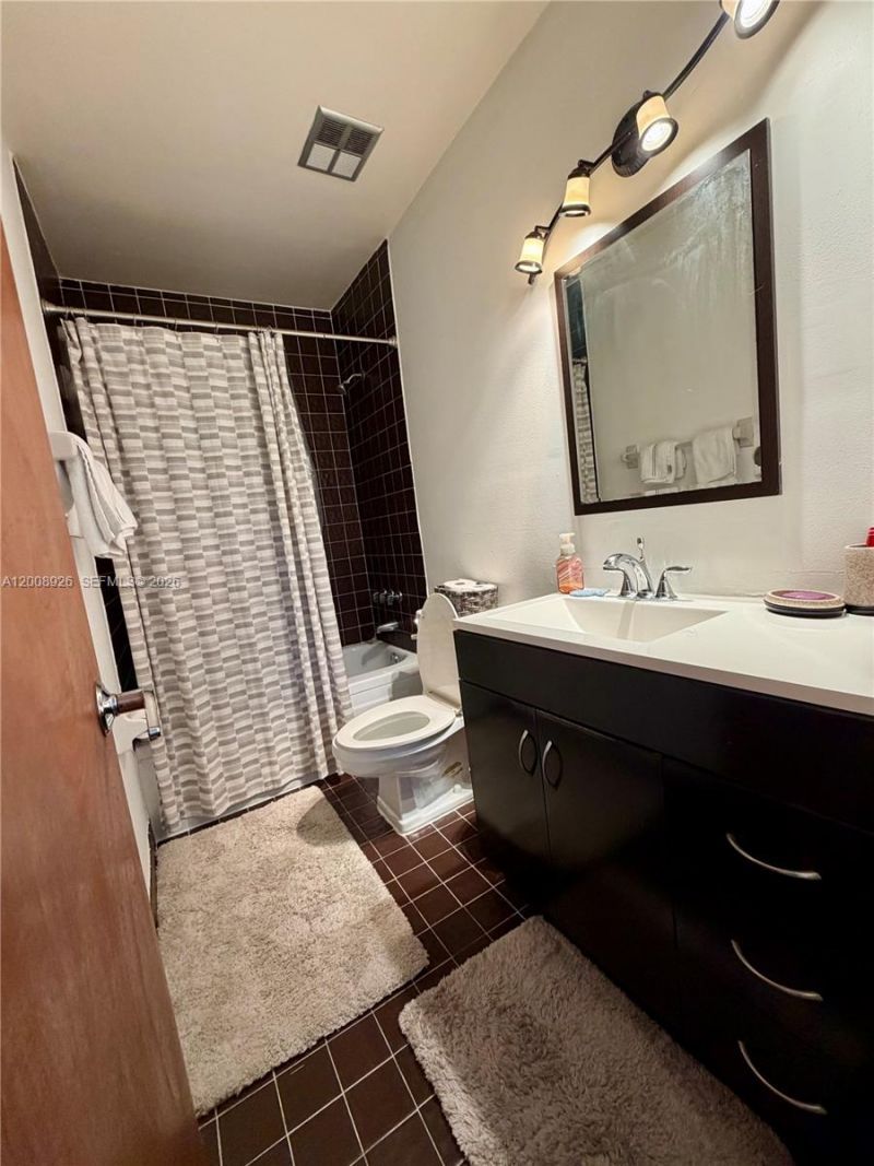 3225 Bird Ave, Unit IV3, Miami, FL 33133 Photo