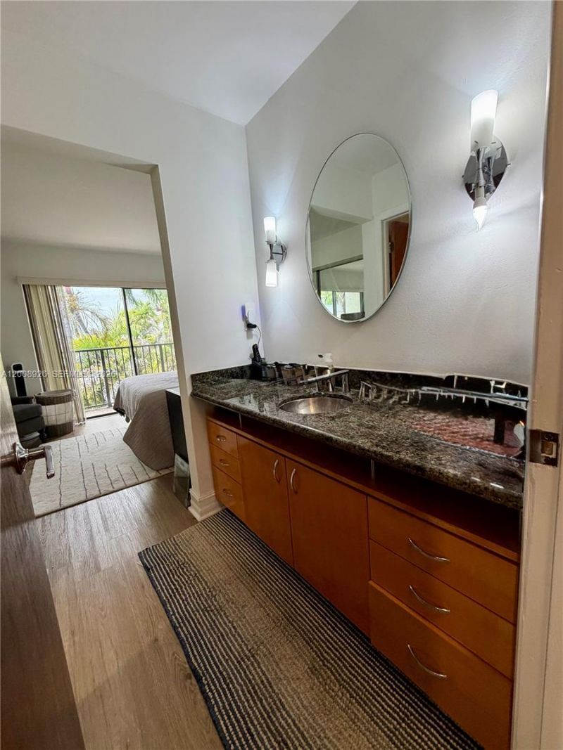 3225 Bird Ave, Unit IV3, Miami, FL 33133 Photo