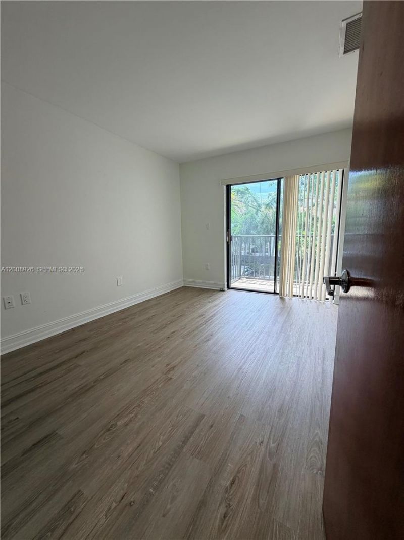 3225 Bird Ave, Unit IV3, Miami, FL 33133 Photo