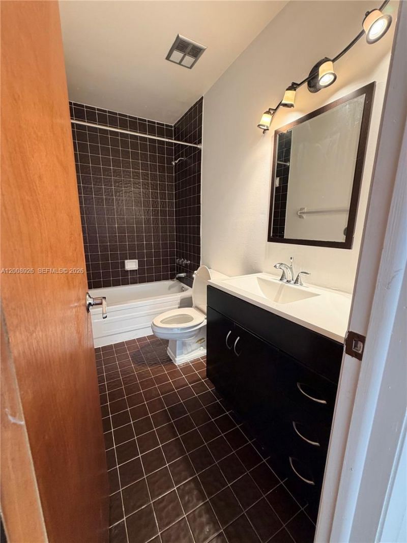 3225 Bird Ave, Unit IV3, Miami, FL 33133 Photo
