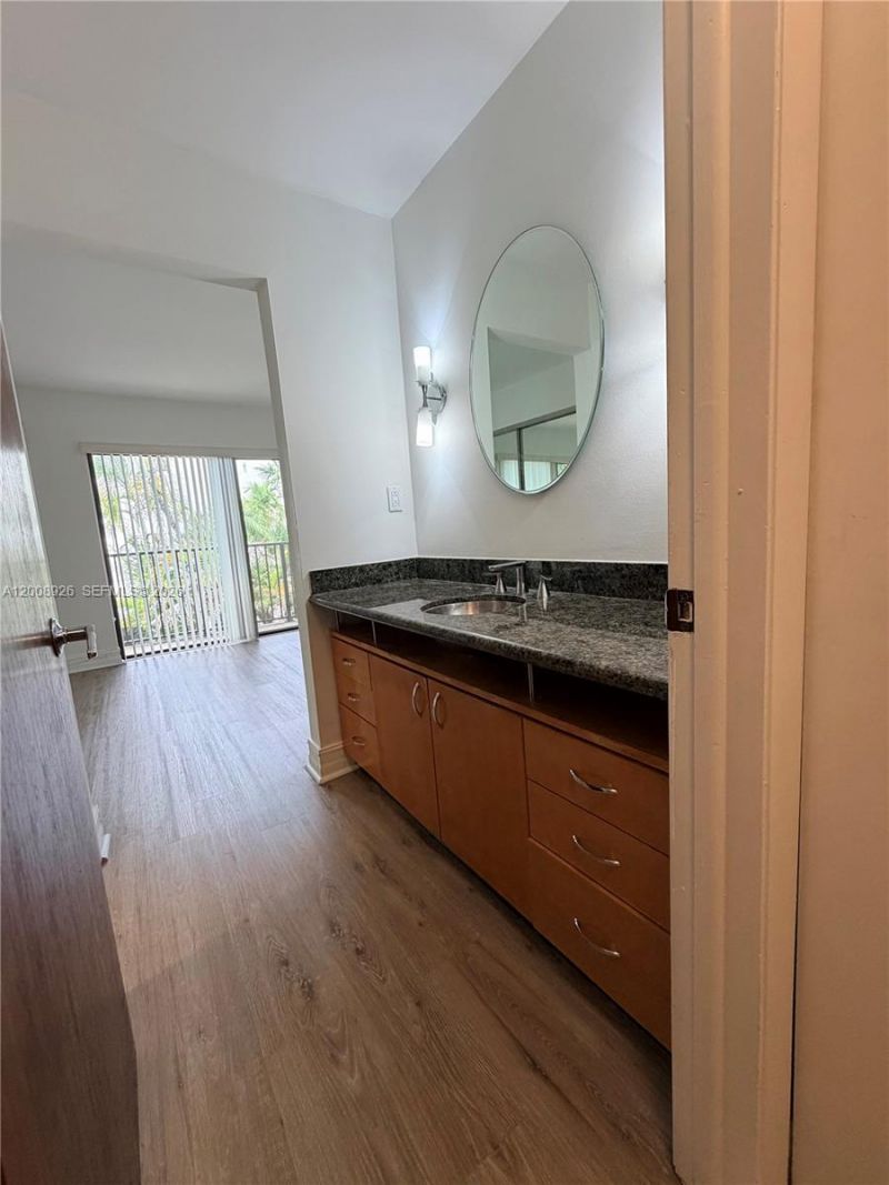 3225 Bird Ave, Unit IV3, Miami, FL 33133 Photo
