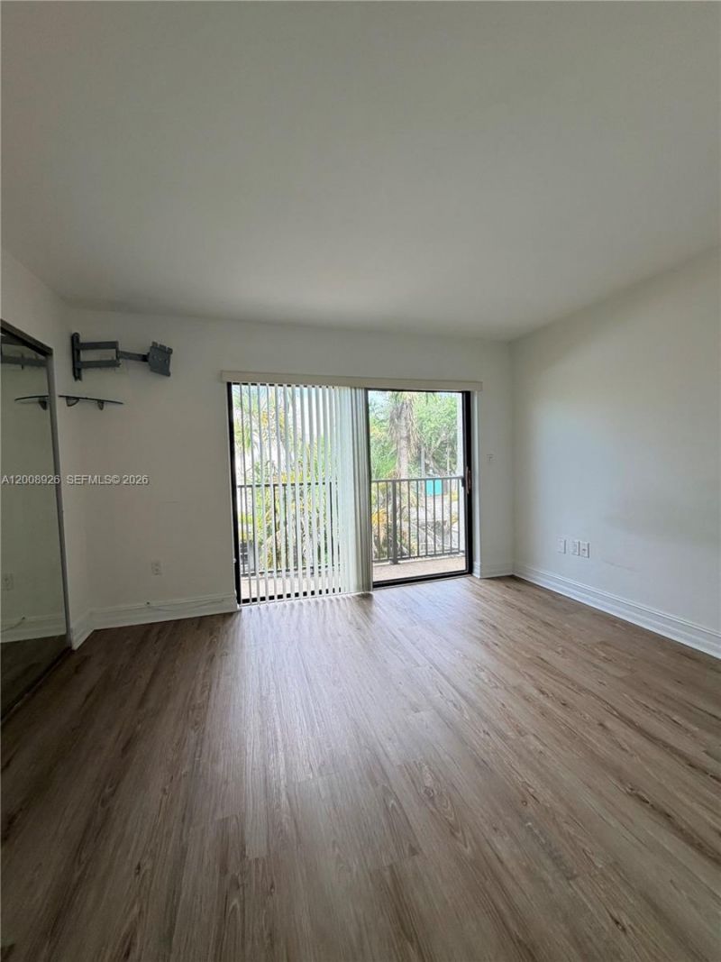 3225 Bird Ave, Unit IV3, Miami, FL 33133 Photo