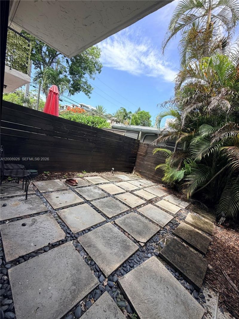 3225 Bird Ave, Unit IV3, Miami, FL 33133 Photo