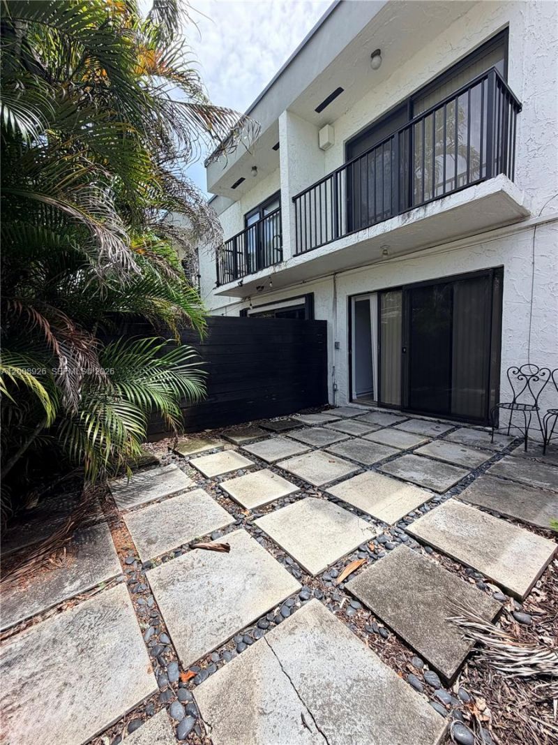3225 Bird Ave, Unit IV3, Miami, FL 33133 Photo