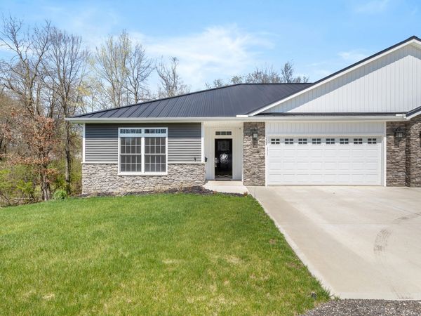 233 Auseon Court, Hillsdale, MI 49242