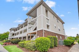 604 Heathrow Dr. photo 4