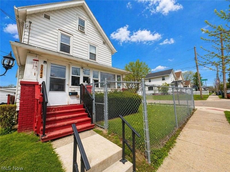 2042 13th Street SW, Akron, OH 44314 Photo 2