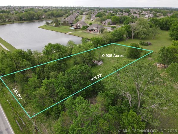 Sheridan Road , Owasso, OK 74055