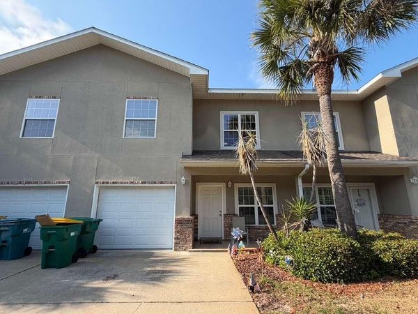 1529 Bentley Circle, Fort Walton Beach, FL 32547