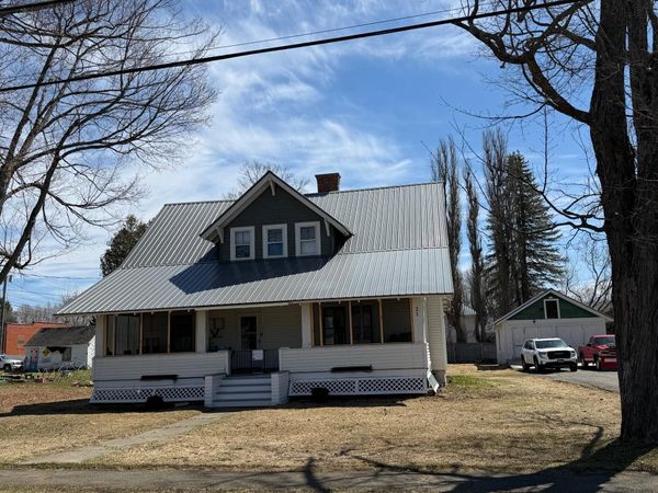 21 Bowdoin Street, Houlton, ME 04730