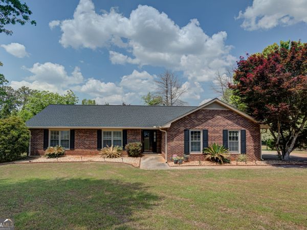 110 Beacon Drive, Fayetteville, GA 30215