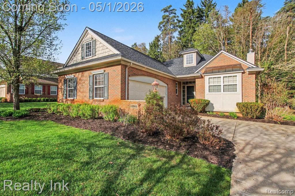 2745 Signature Circle, Hamburg Township, MI 48169 Main Photo