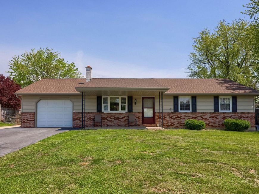 17 S Hollander Road, Gordonville, PA 17529 Main Photo