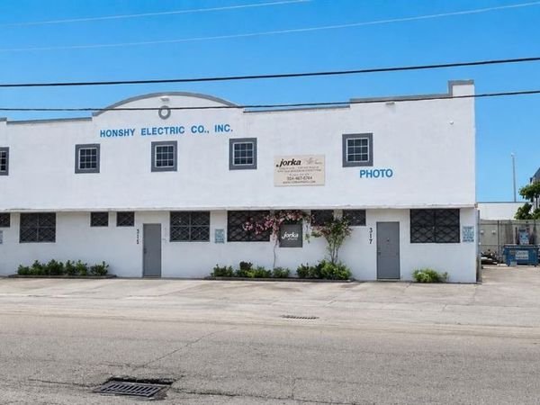 7345 SW 41st St , Miami, FL 33155