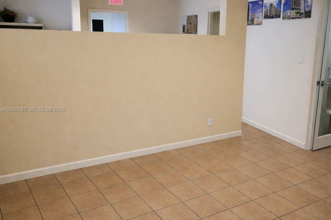 7345 SW 41st St , Miami, FL 33155 Photo