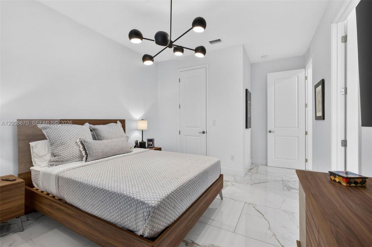 10626 Starling Way, West Palm Beach, FL 33412 Photo