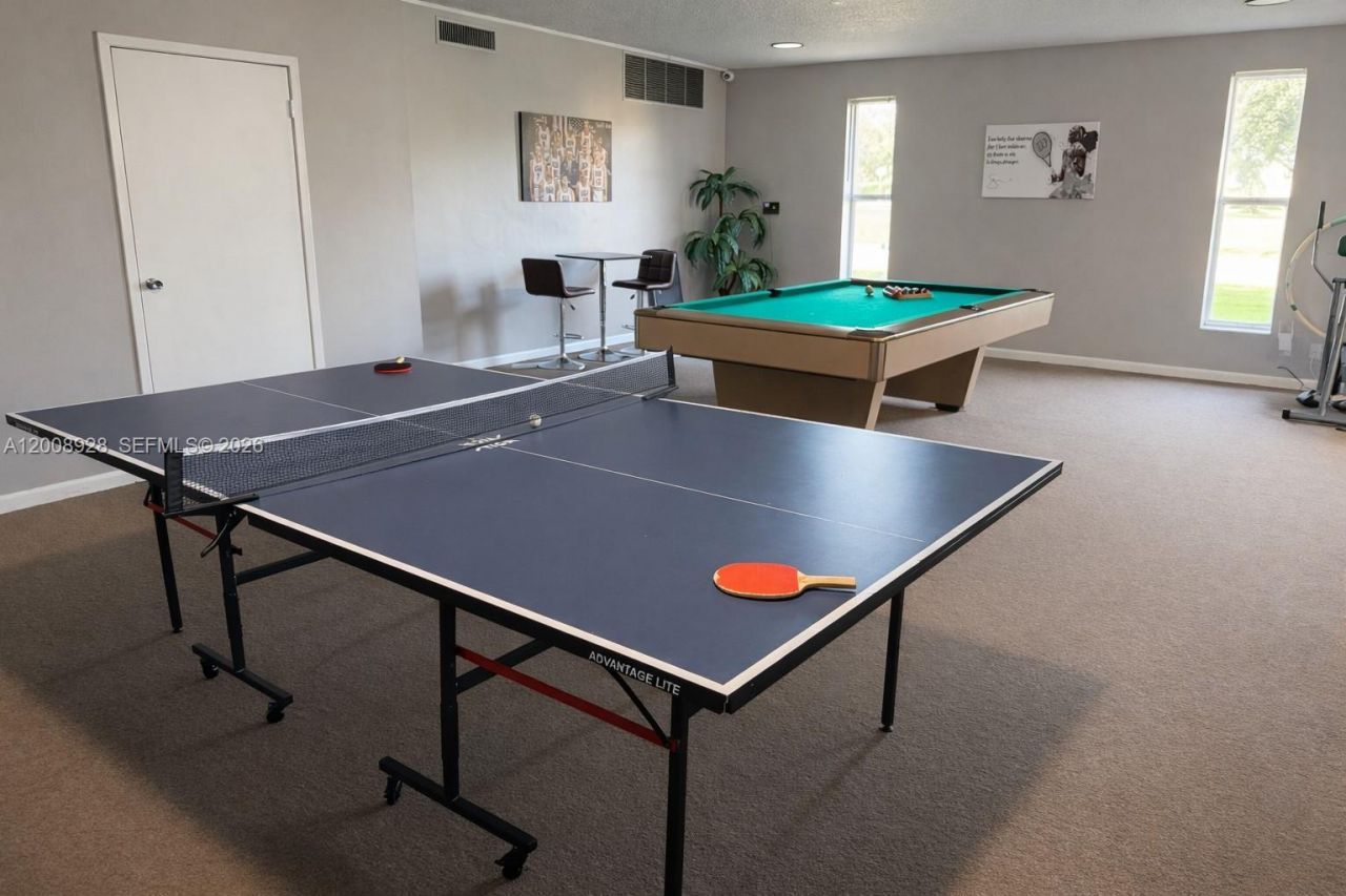 470 Executive Center Dr , Unit 2D, West Palm Beach, FL 33401 Photo