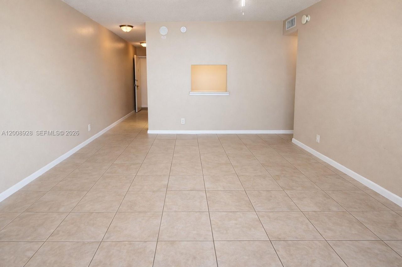 470 Executive Center Dr , Unit 2D, West Palm Beach, FL 33401 Photo
