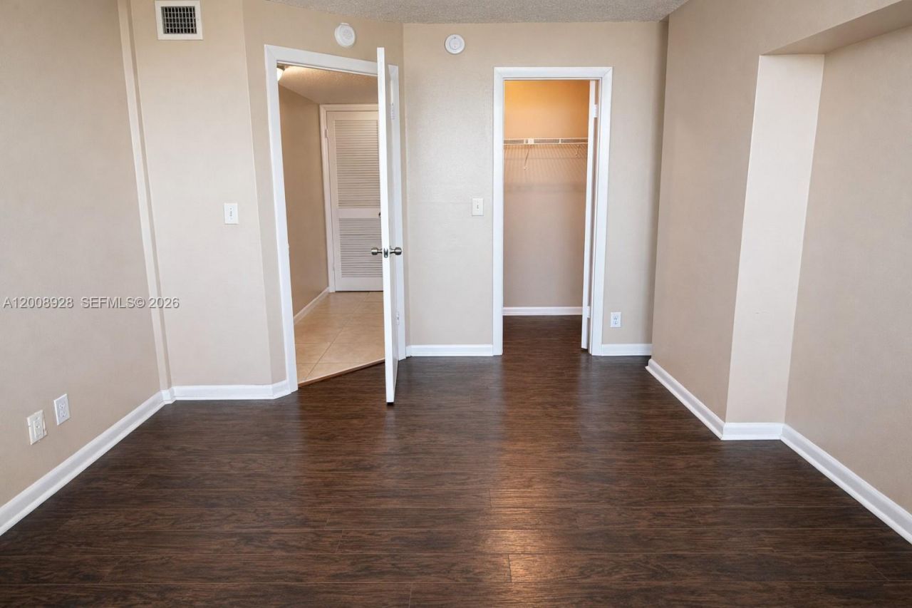 470 Executive Center Dr , Unit 2D, West Palm Beach, FL 33401 Photo