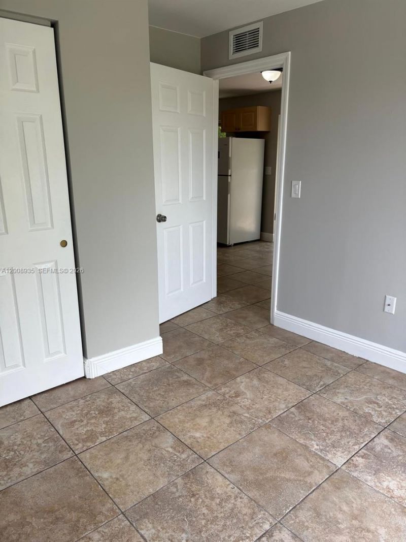 948 SW 3rd St, Unit 205, Miami, FL 33130 Photo