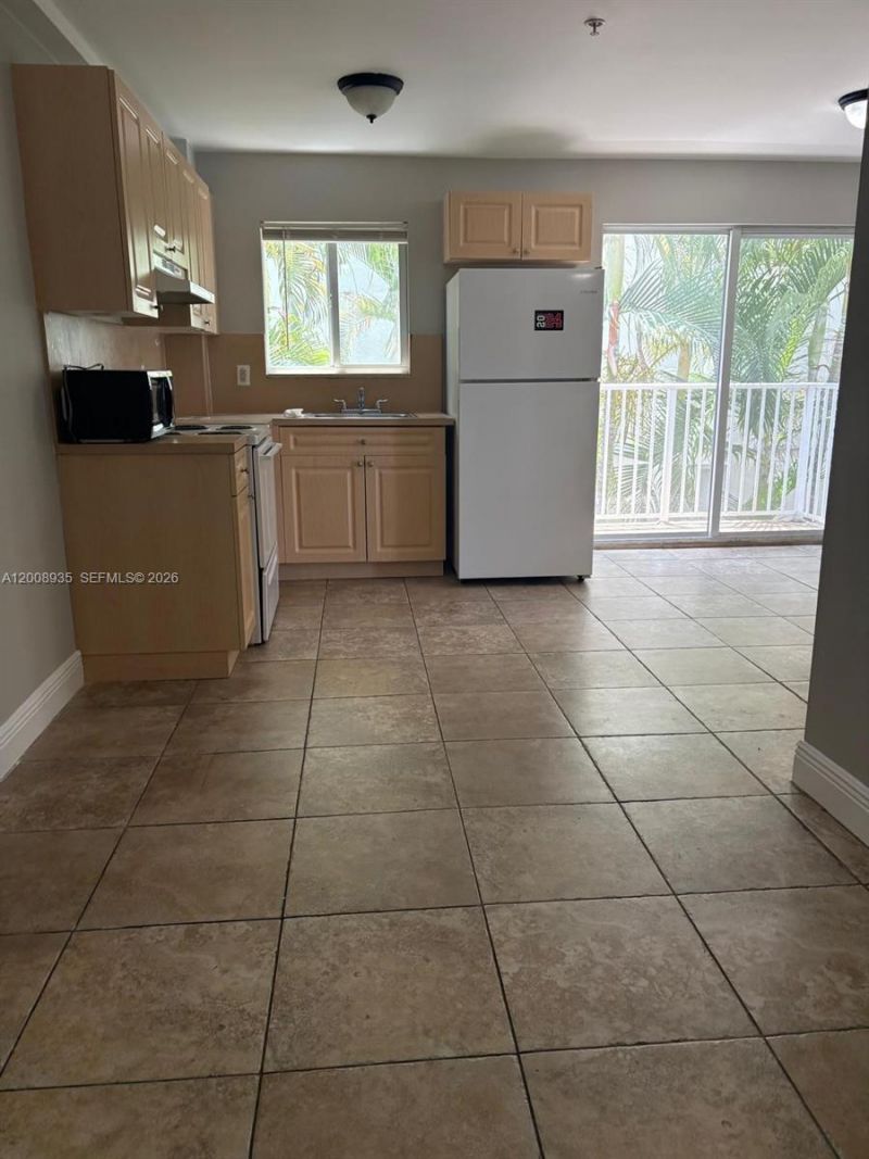948 SW 3rd St, Unit 205, Miami, FL 33130 Photo