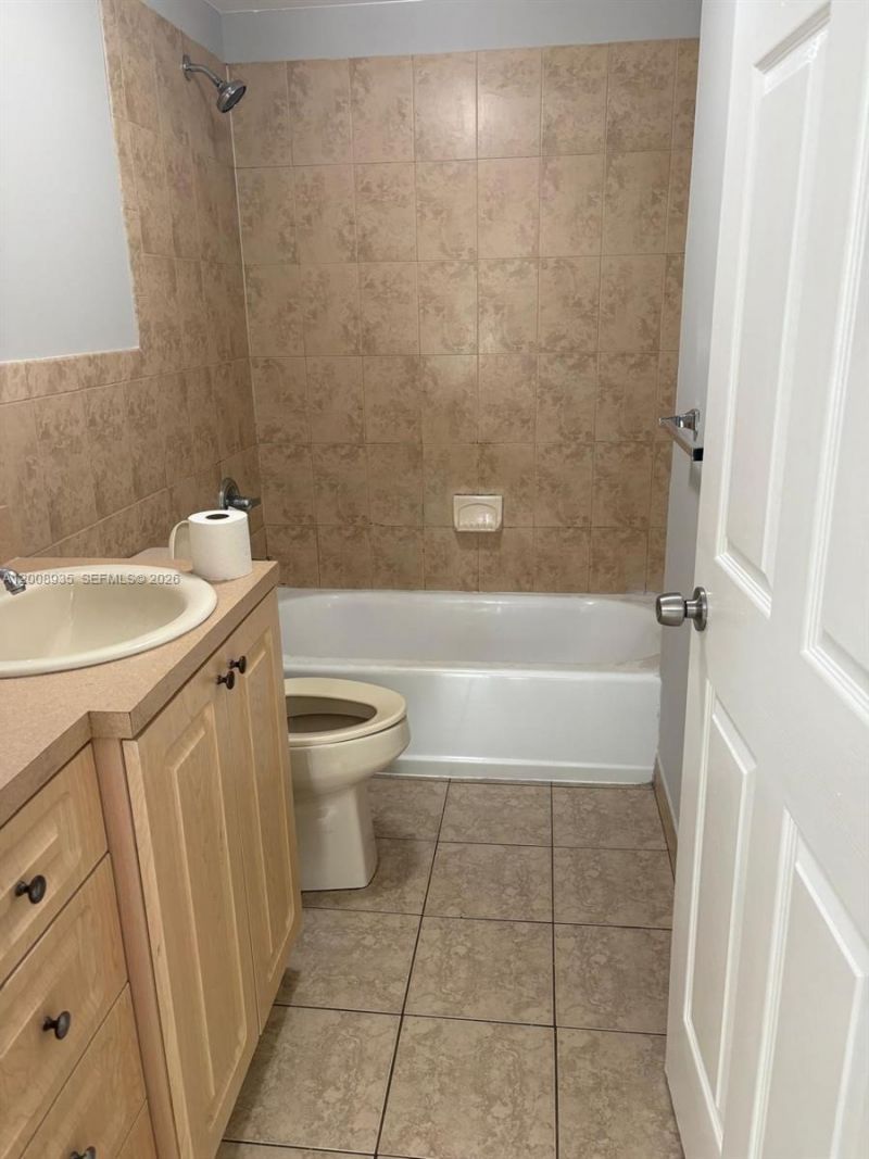 948 SW 3rd St, Unit 205, Miami, FL 33130 Photo