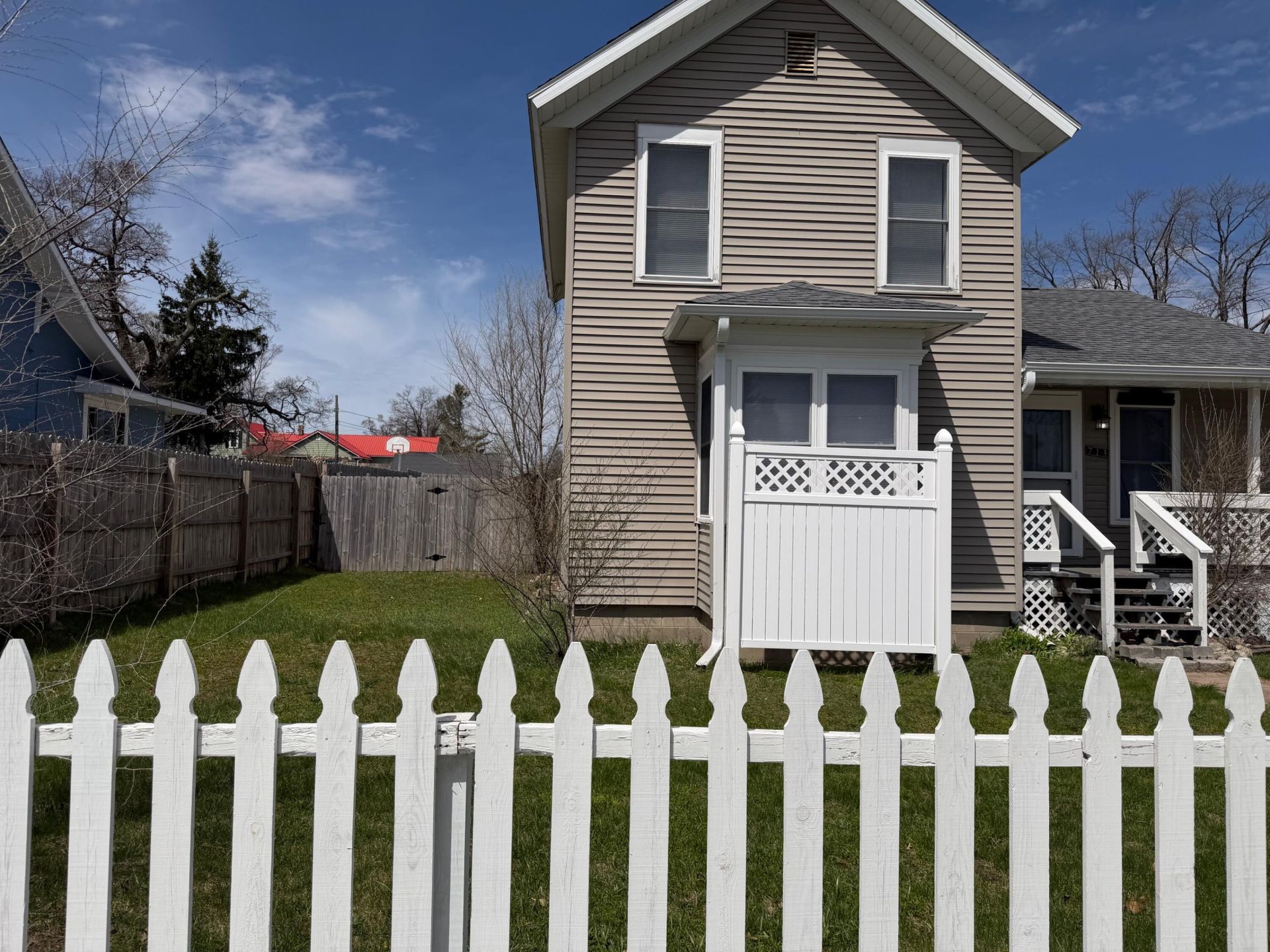 713 E Michigan Avenue, Grayling, MI 49738 Main Photo