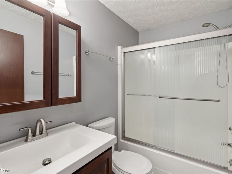 14784 Stone Creek Oval, Strongsville, OH 44149 Photo 29