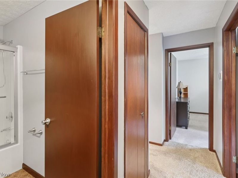 14784 Stone Creek Oval, Strongsville, OH 44149 Photo 31