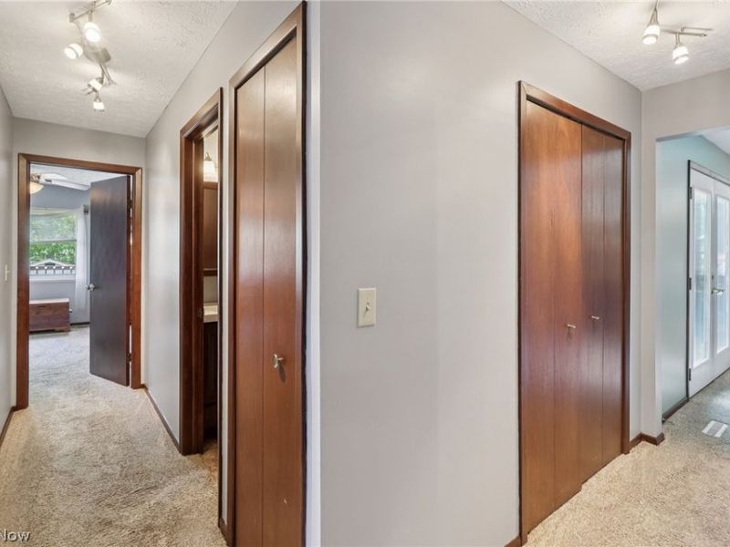 14784 Stone Creek Oval, Strongsville, OH 44149 Photo 32