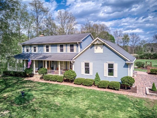 1632 Carriage House Drive, Mogadore, OH 44260