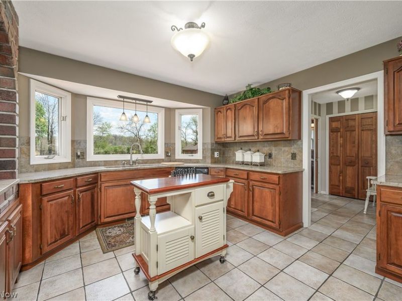 1632 Carriage House Drive, Mogadore, OH 44260 Photo 18