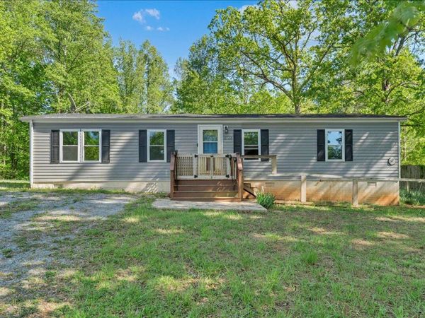 2728 Lipscomb RD , Moneta, VA 24121