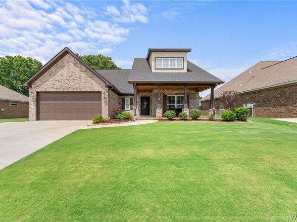 11958 Glen Ridge Boulevard , Moundville, AL 35474