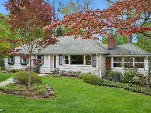 27 Hillside Ter, New Providence, NJ 07901