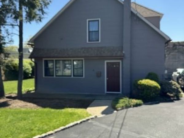 4 Fairfield Ave, West Caldwell, NJ 07006