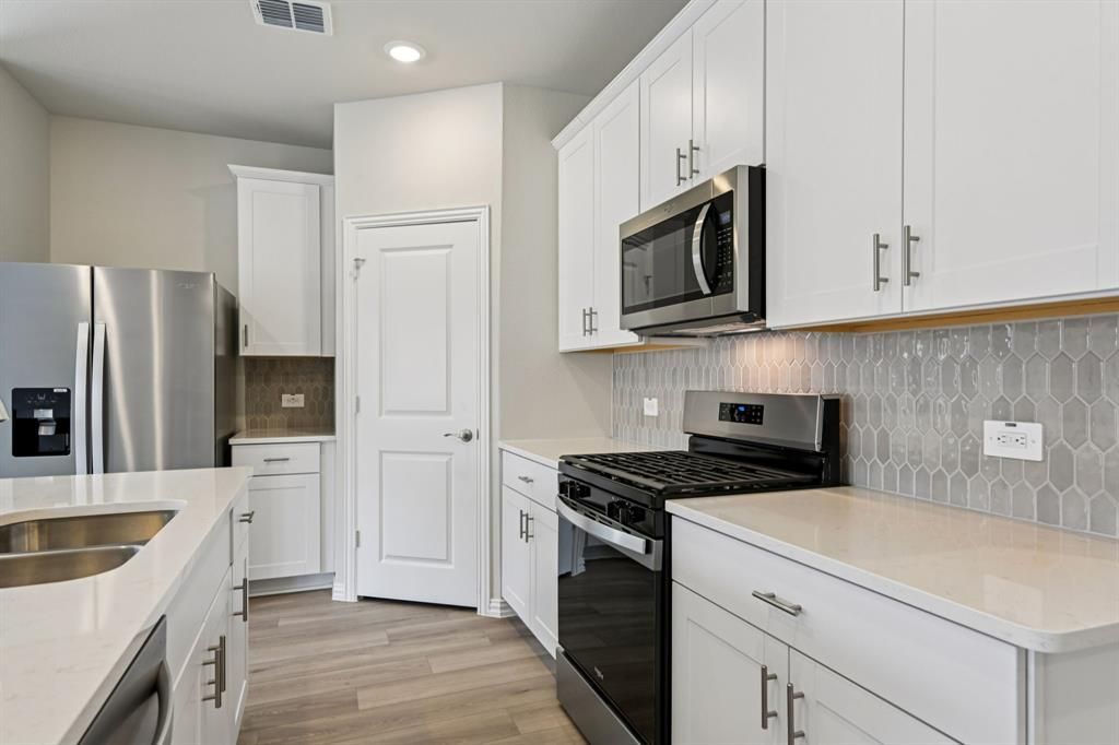 1946 Furlong Drive, Seagoville, TX 75159 Main Photo