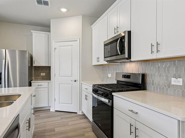 1946 Furlong Drive, Seagoville, TX 75159