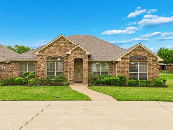 110 Crestway Drive, Unit 29, Cedar Hill, TX 75104