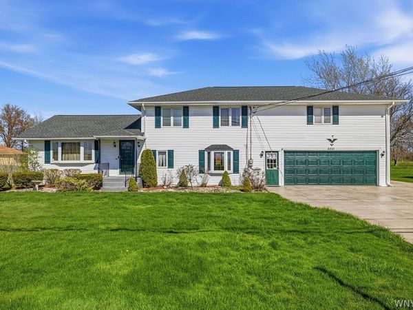 6261 Nash Road, Sanborn, NY 14132