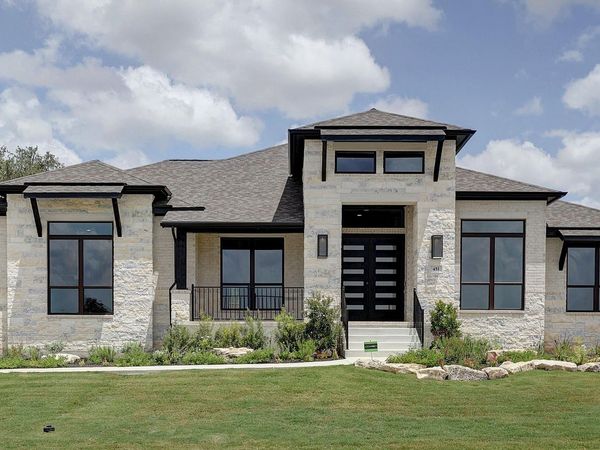 451 FALCON CV, Castroville, TX 78009