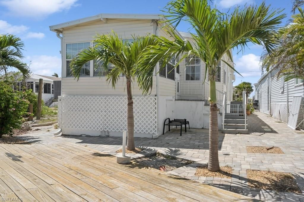 12 Nancy Ln , Fort Myers Beach, FL 33931 Photo